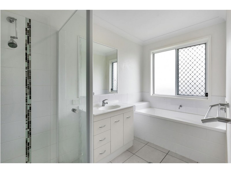 54 Gordon Drive, Bellbird Park QLD 4300