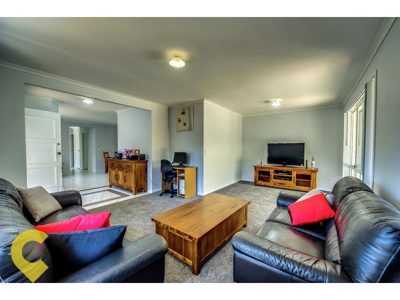 59 Settlers Circuit, Forest Lake QLD 4078