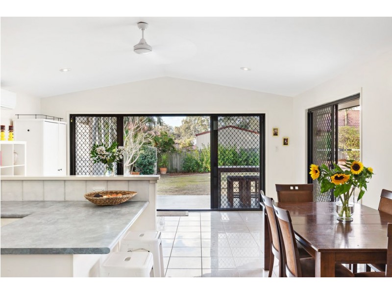 5 Berrington Close, Forest Lake QLD 4078