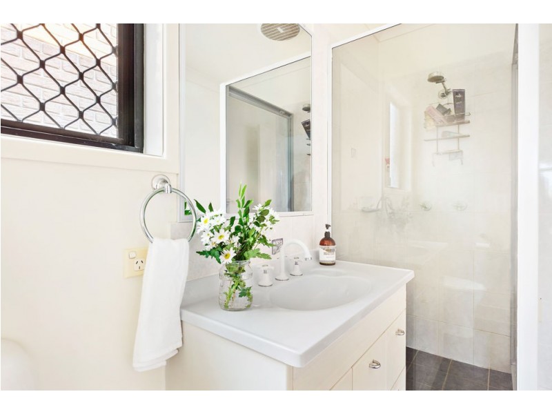 5 Berrington Close, Forest Lake QLD 4078