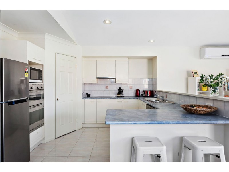 5 Berrington Close, Forest Lake QLD 4078