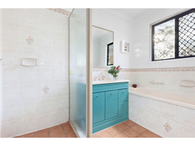 5 Berrington Close, Forest Lake QLD 4078