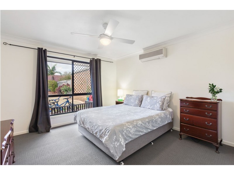 5 Berrington Close, Forest Lake QLD 4078