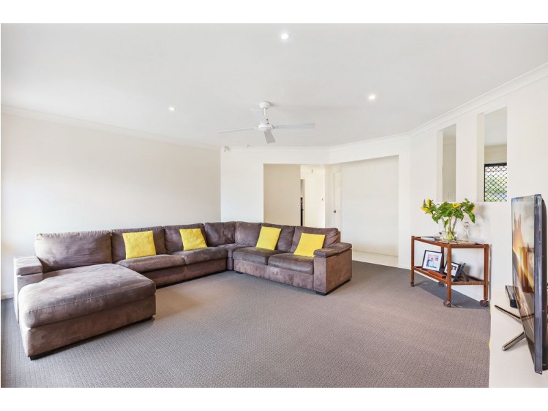 5 Berrington Close, Forest Lake QLD 4078