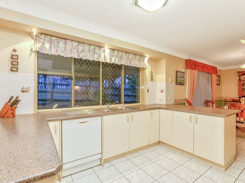 22 Frankenia Court, Regents Park QLD 4118