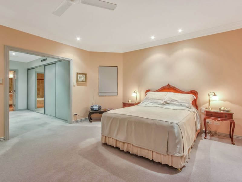 99 Highland Terrace, St Lucia QLD 4067