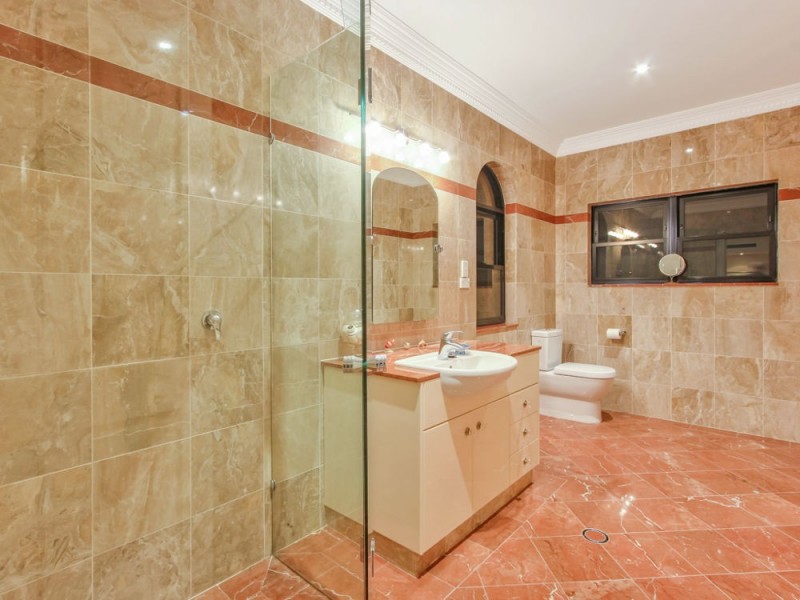 99 Highland Terrace, St Lucia QLD 4067