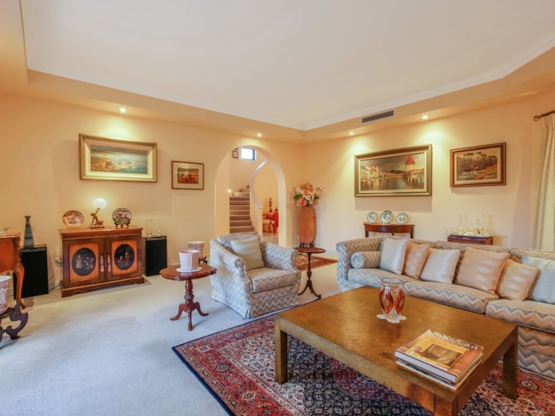 99 Highland Terrace, St Lucia QLD 4067