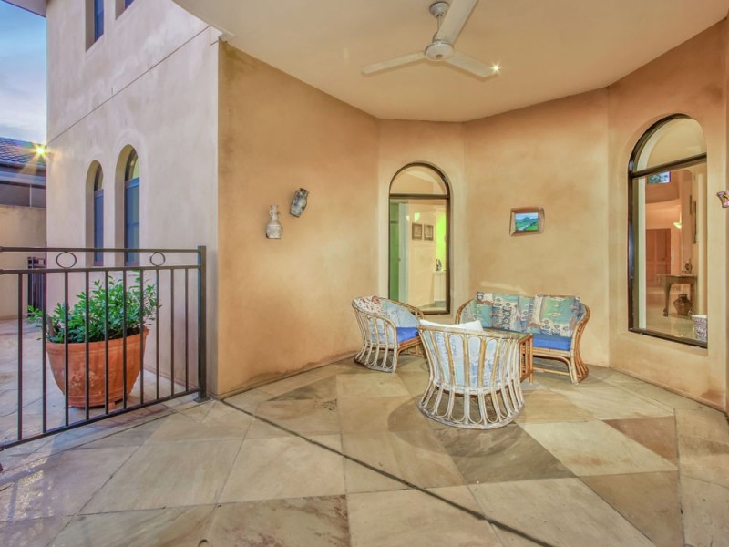 99 Highland Terrace, St Lucia QLD 4067