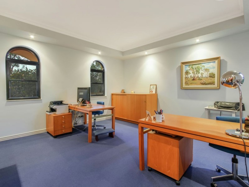 99 Highland Terrace, St Lucia QLD 4067