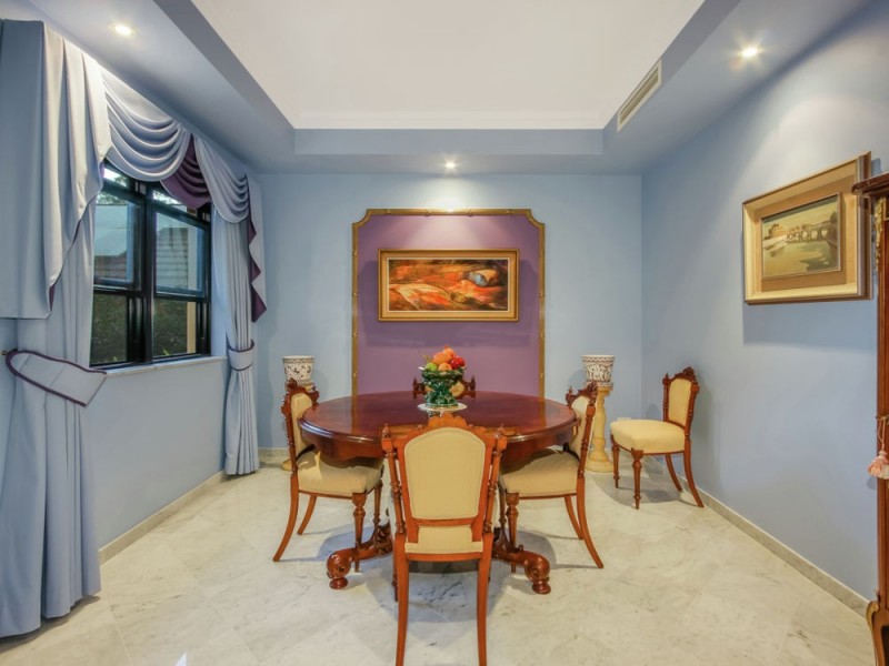 99 Highland Terrace, St Lucia QLD 4067