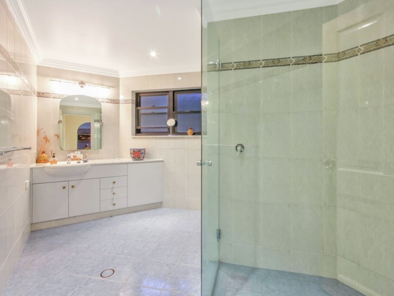 99 Highland Terrace, St Lucia QLD 4067