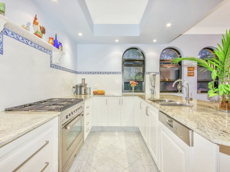 99 Highland Terrace, St Lucia QLD 4067