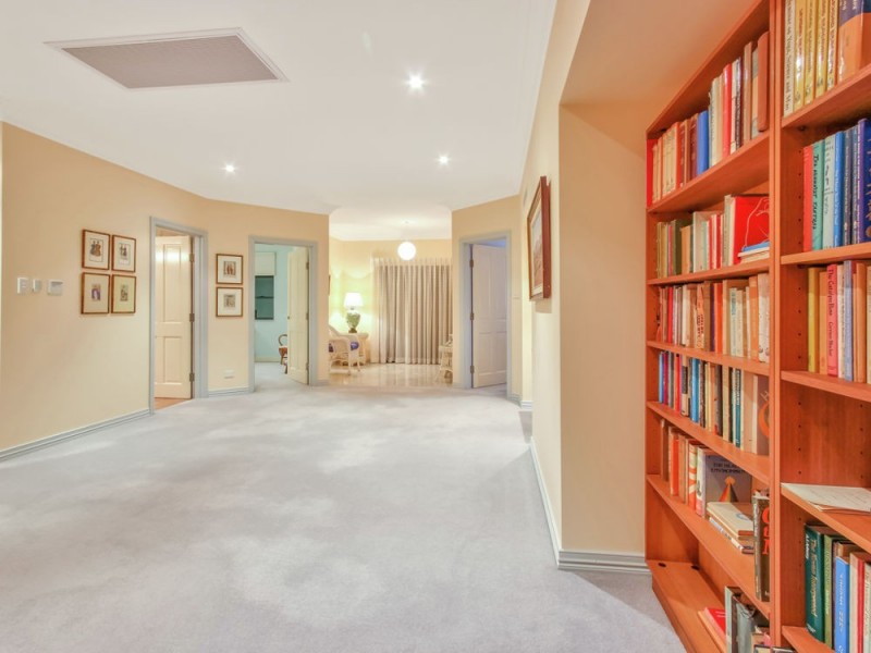 99 Highland Terrace, St Lucia QLD 4067