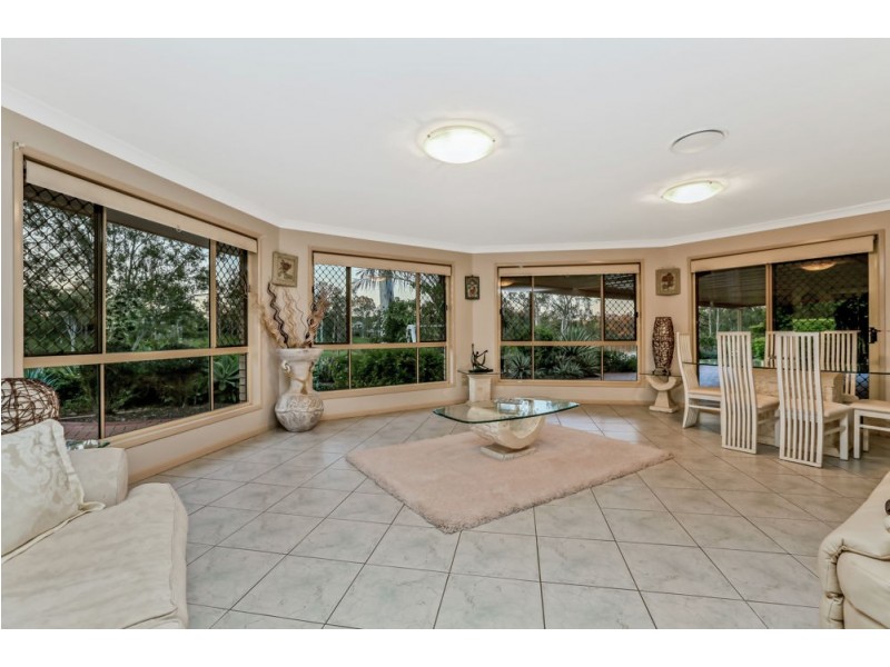 7 Curlew Place, Riverhills QLD 4074