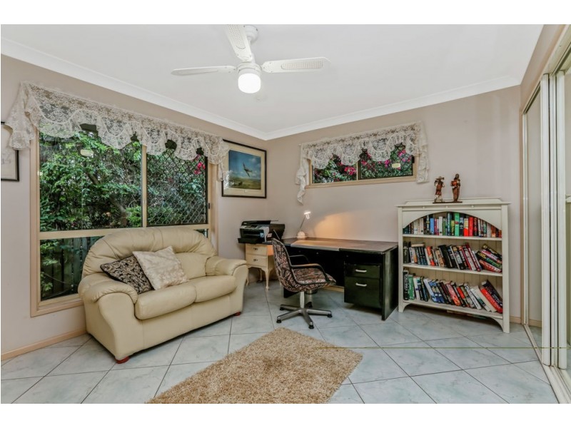 7 Curlew Place, Riverhills QLD 4074