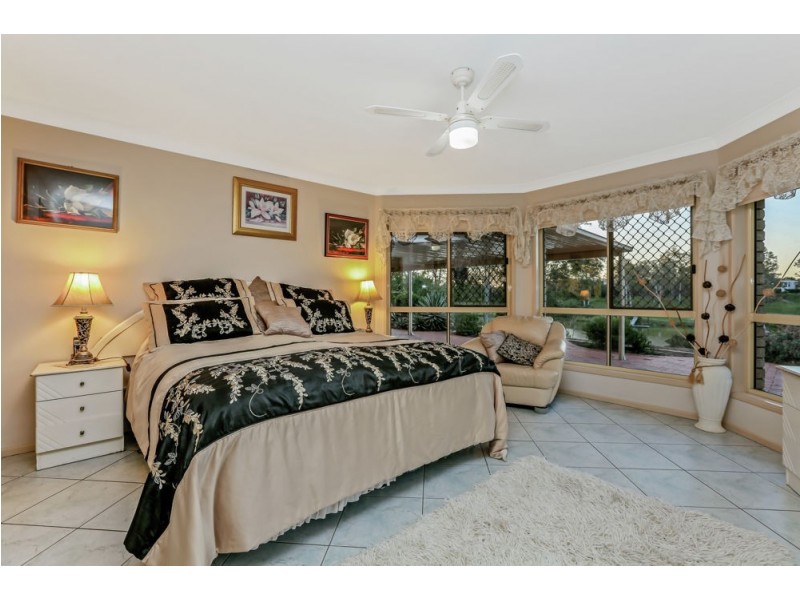 7 Curlew Place, Riverhills QLD 4074