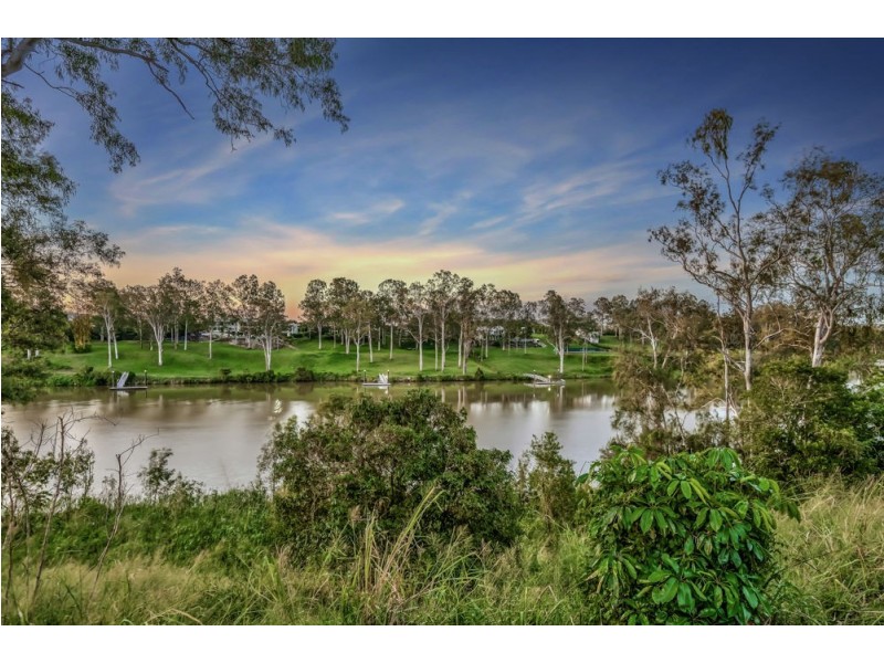 7 Curlew Place, Riverhills QLD 4074