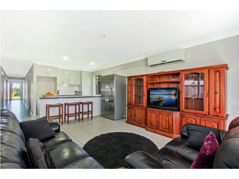 8 Lilly Pilly Street, Heathwood QLD 4110