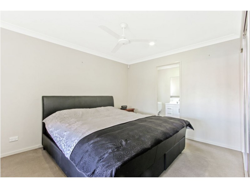 8 Lilly Pilly Street, Heathwood QLD 4110