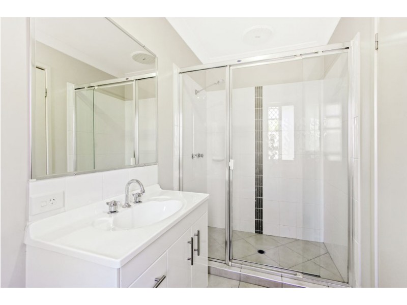 8 Lilly Pilly Street, Heathwood QLD 4110