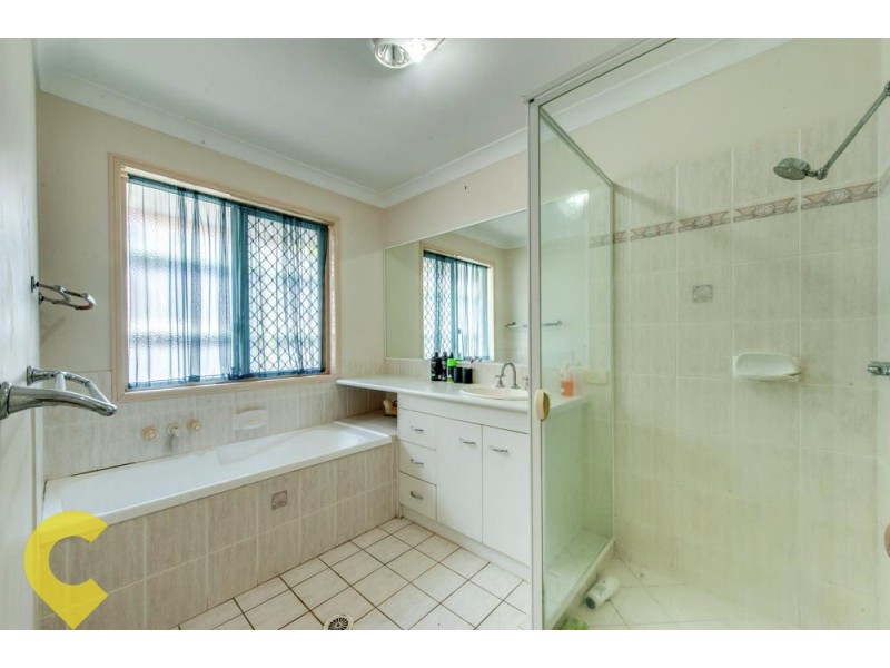 12 Queens Court, Forest Lake QLD 4078