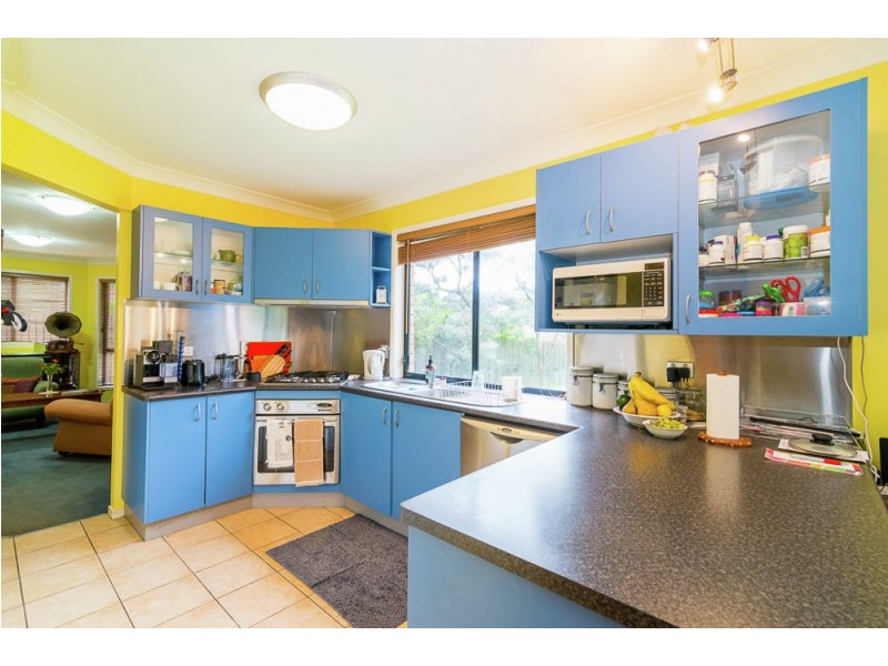 37 Crestwood Place, Moggill QLD 4070