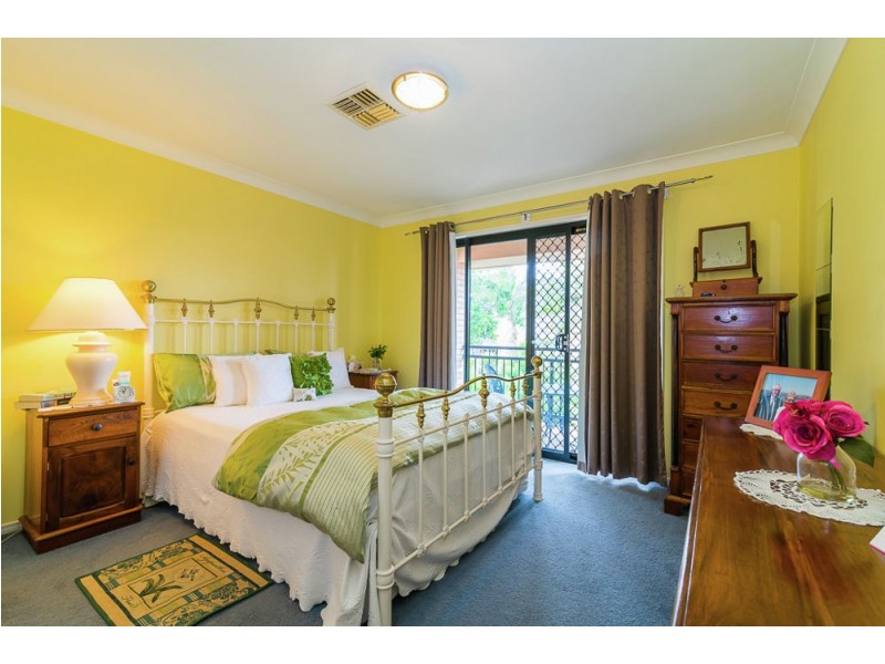 37 Crestwood Place, Moggill QLD 4070