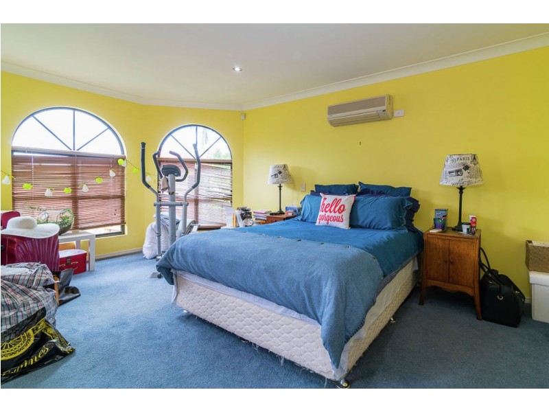 37 Crestwood Place, Moggill QLD 4070