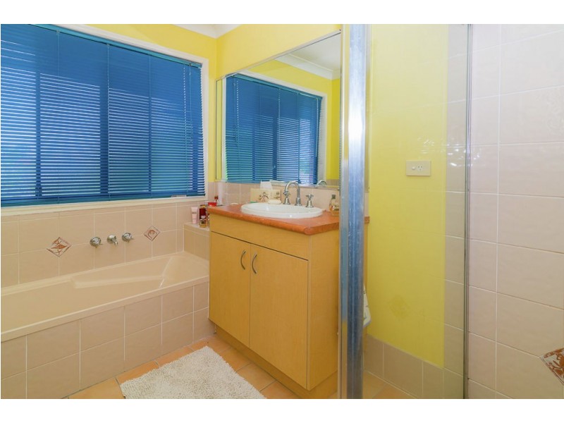 37 Crestwood Place, Moggill QLD 4070