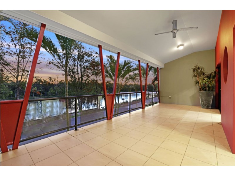 25 Rivervista Street, Riverhills QLD 4074