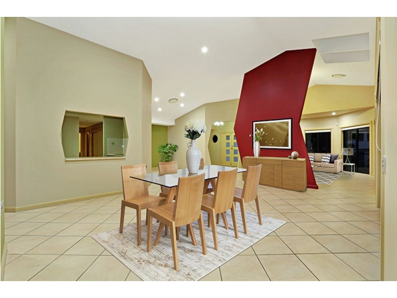 25 Rivervista Street, Riverhills QLD 4074