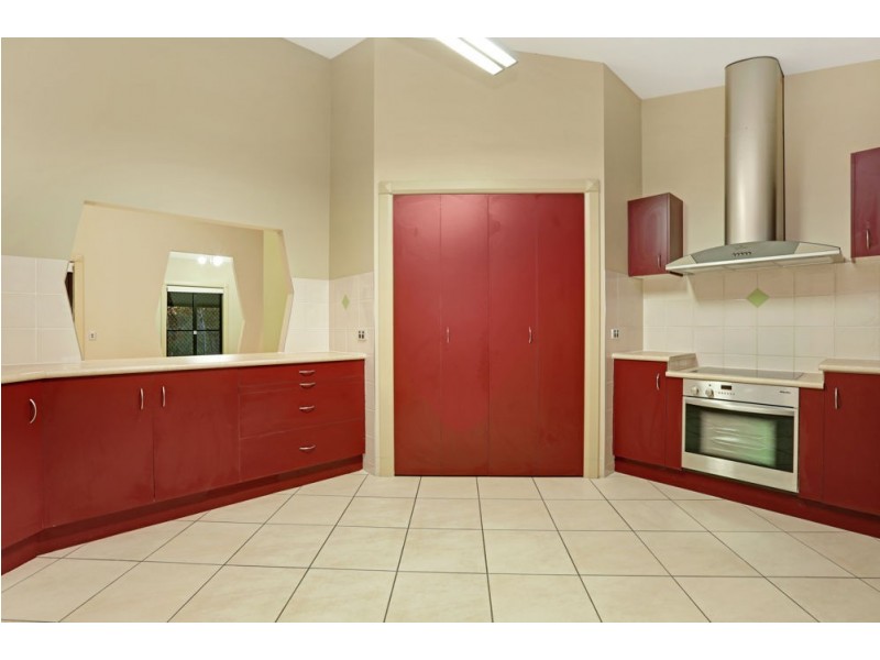 25 Rivervista Street, Riverhills QLD 4074