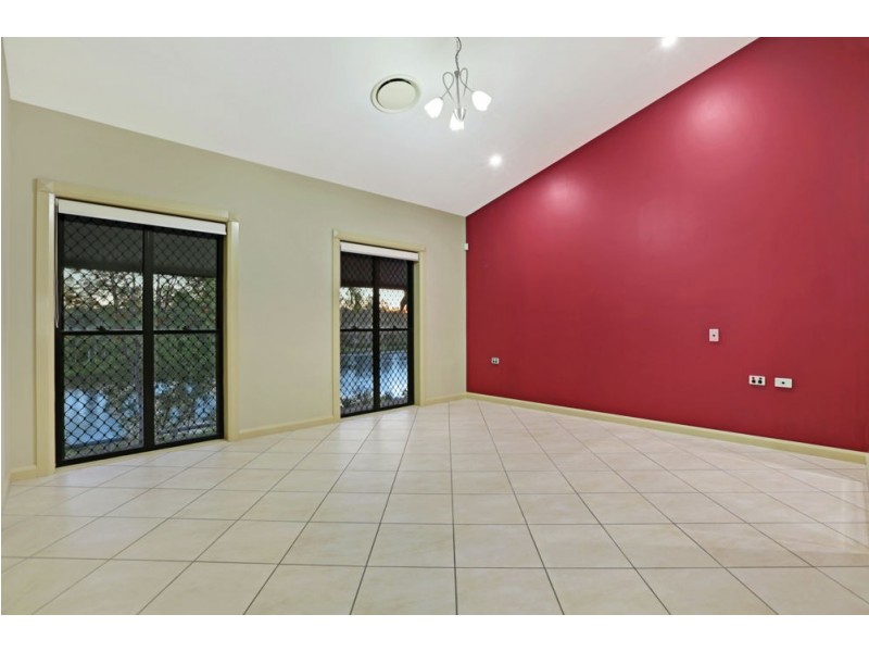 25 Rivervista Street, Riverhills QLD 4074