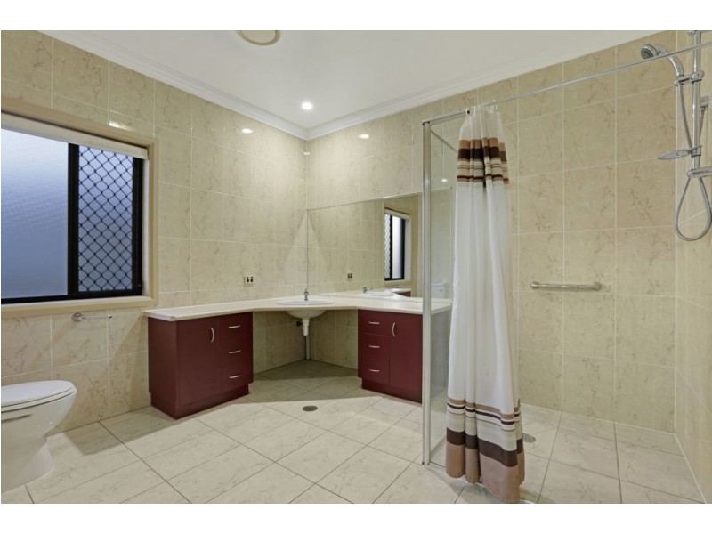 25 Rivervista Street, Riverhills QLD 4074