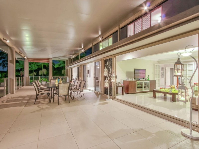 5 Sturt Court, Mount Ommaney QLD 4074