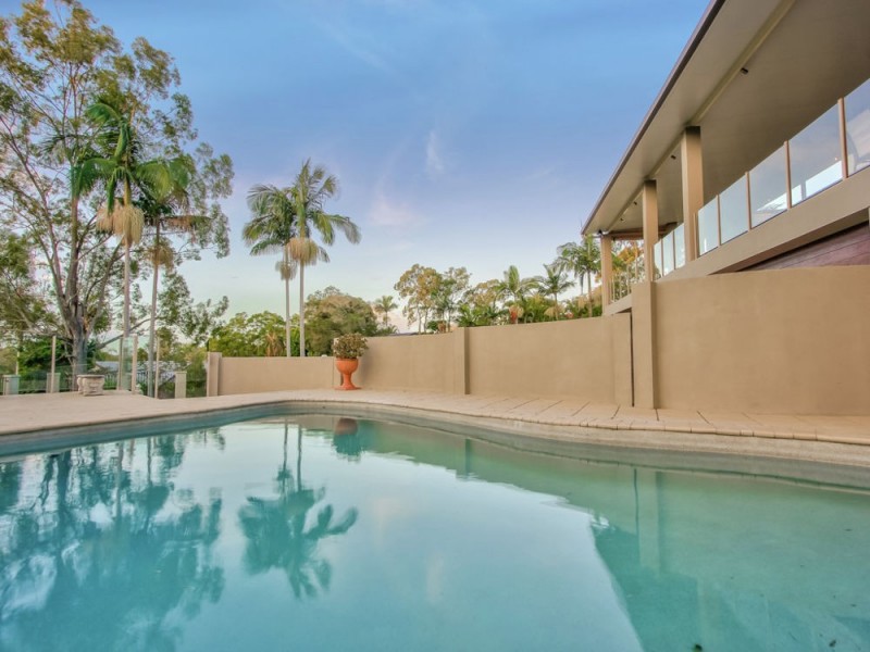 5 Sturt Court, Mount Ommaney QLD 4074