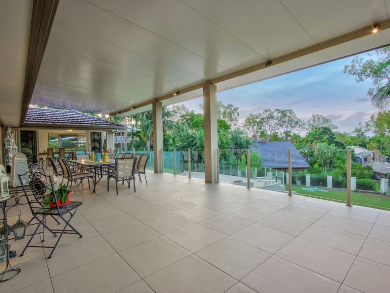 5 Sturt Court, Mount Ommaney QLD 4074