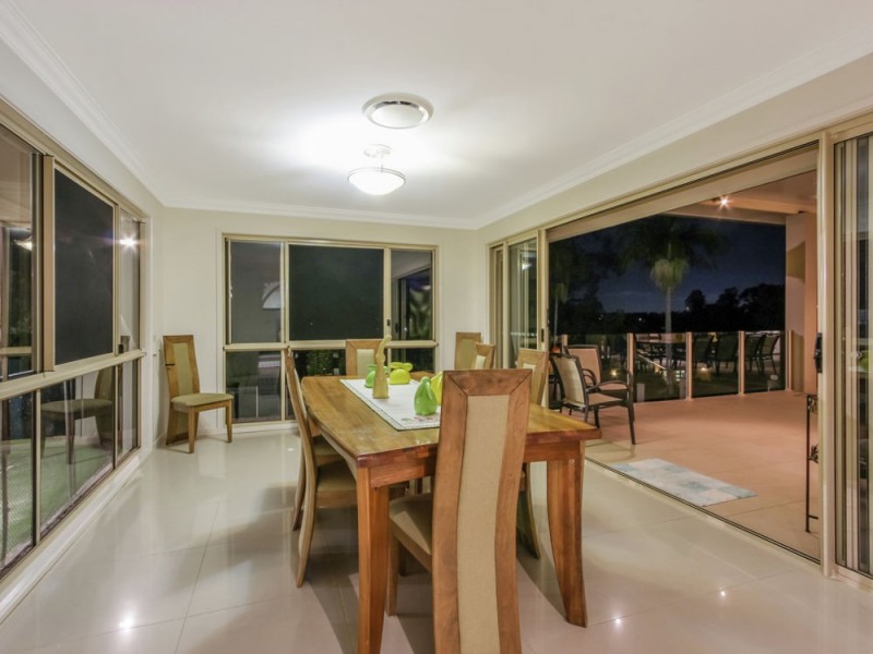 5 Sturt Court, Mount Ommaney QLD 4074