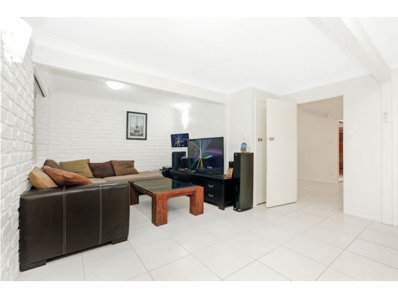 23 Dryade Street, Regents Park QLD 4118