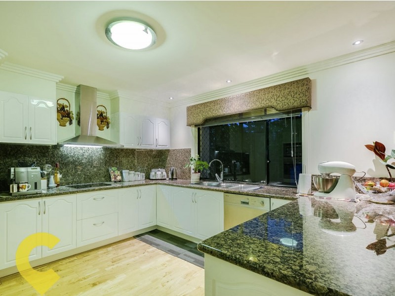 11 Mount Archer Road, Parkinson QLD 4115