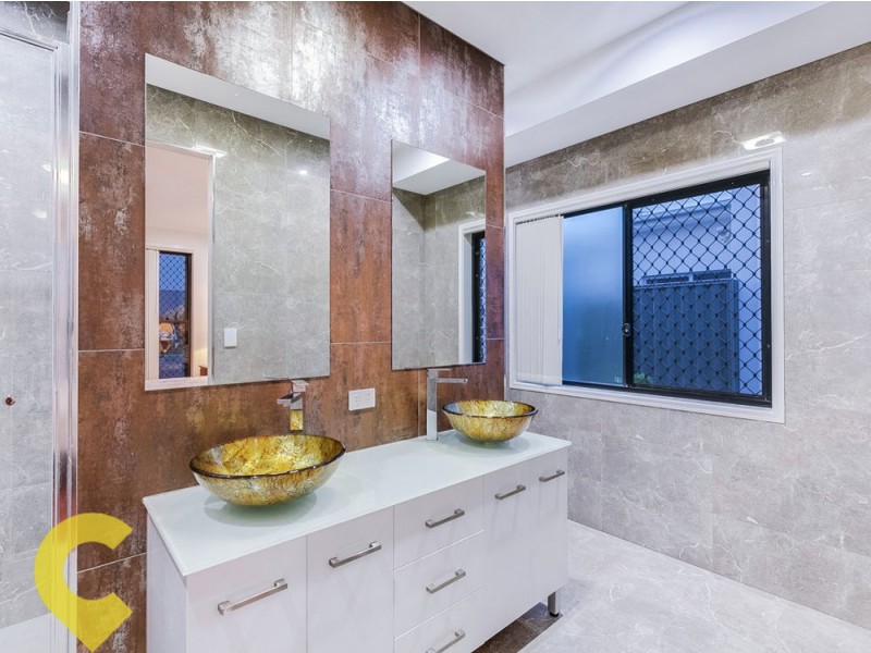 66 Maryland Drive, Regents Park QLD 4118