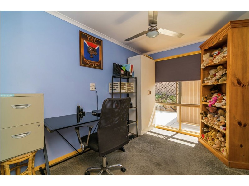 126 Emerald Drive, Regents Park QLD 4118