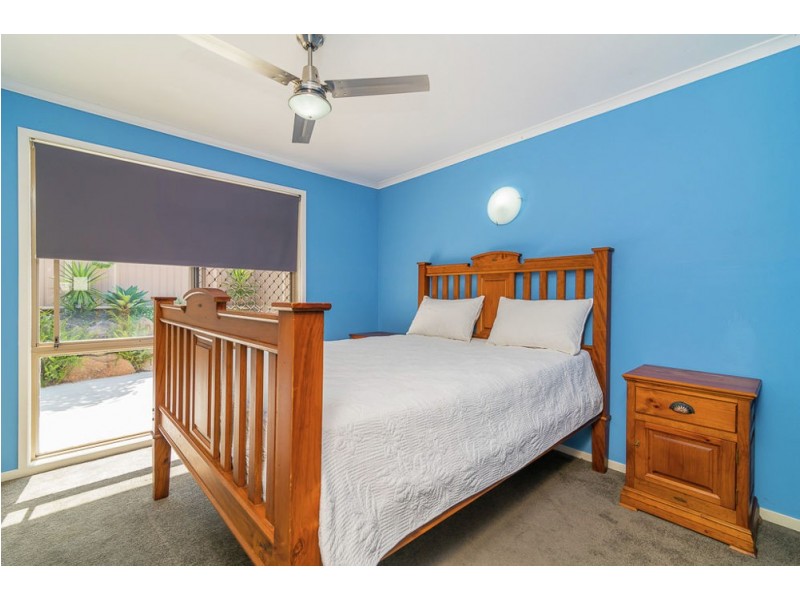 126 Emerald Drive, Regents Park QLD 4118