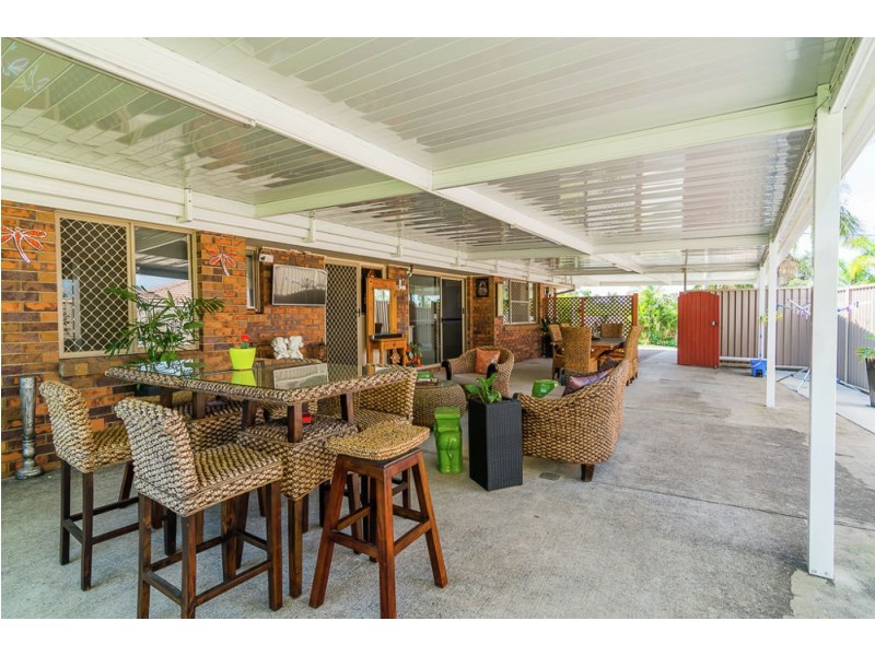 126 Emerald Drive, Regents Park QLD 4118