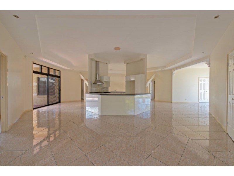 7 St Andrews Avenue, Forest Lake QLD 4078