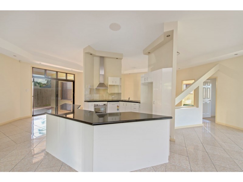 7 St Andrews Avenue, Forest Lake QLD 4078
