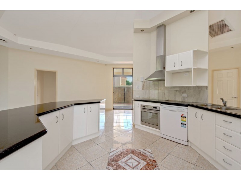 7 St Andrews Avenue, Forest Lake QLD 4078