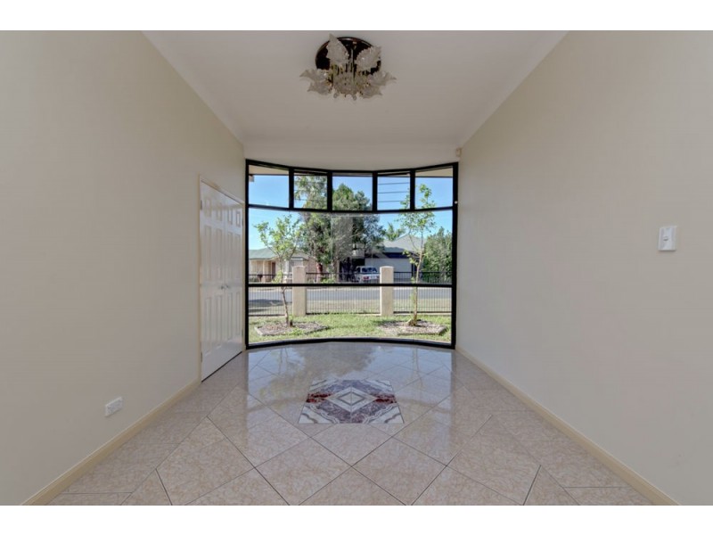 7 St Andrews Avenue, Forest Lake QLD 4078