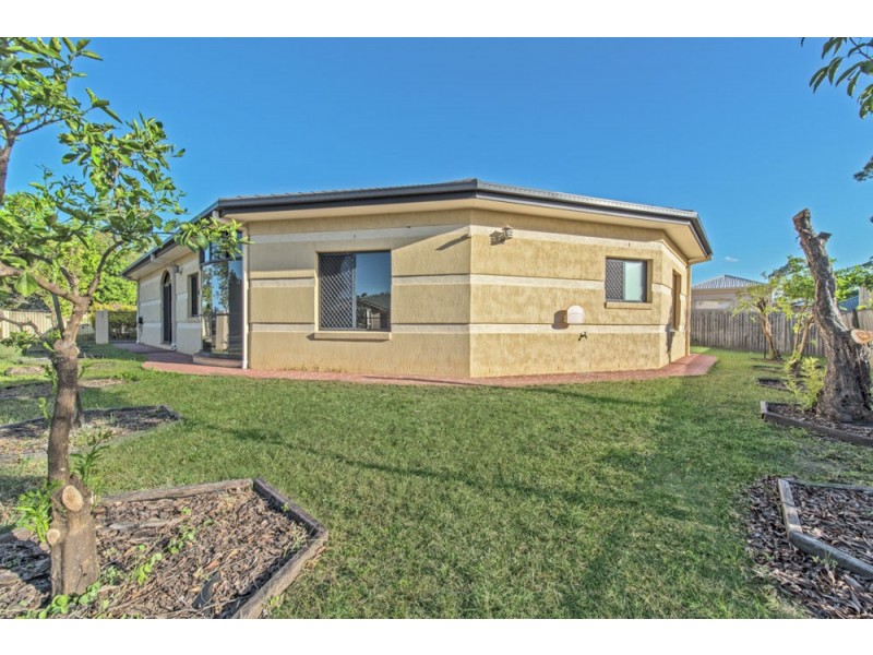 7 St Andrews Avenue, Forest Lake QLD 4078